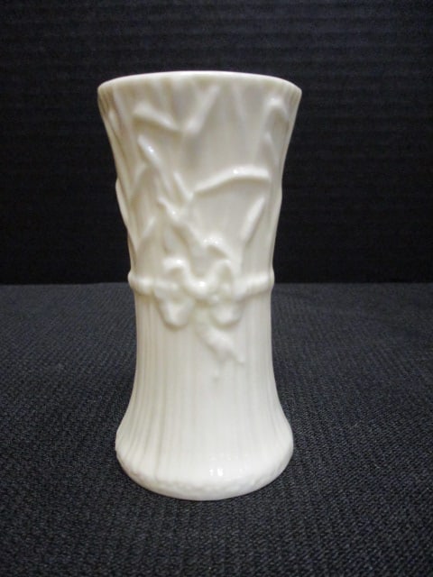 Belleek Irish Porcelain Bud Vase: 3 3/4"h, Reg. No. 0857