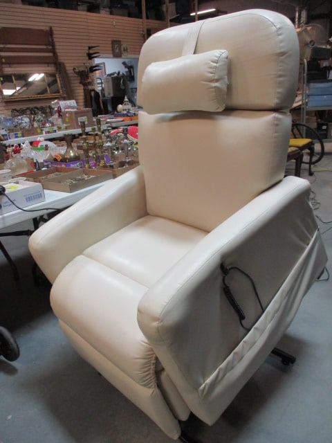 Relax the Back Zero Gravity Lift Chair with Heat and Vibration Upgrade - 9