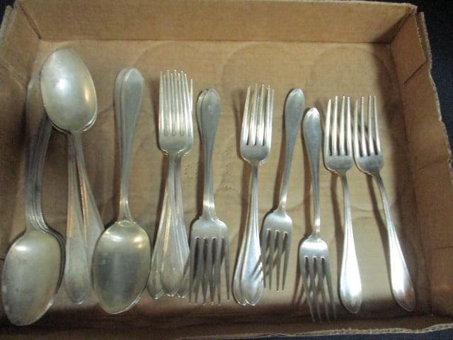 18 Pieces of Sterling Silver Forks and Table Spoons (1 of 8)