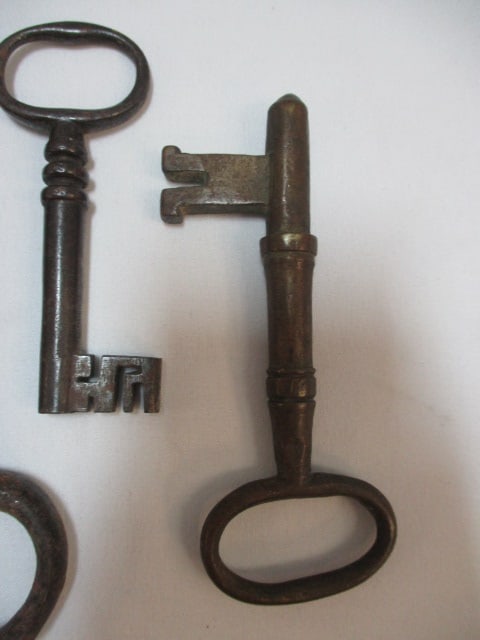 Four Old Cast Iron Skelton Keys - 2