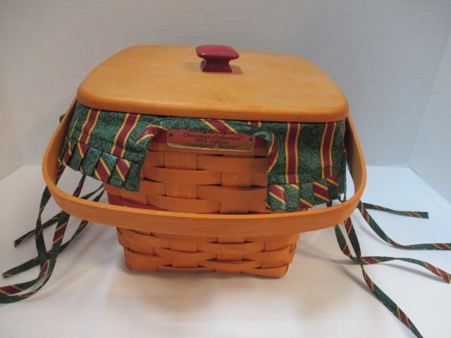 Signed 1995 "Cranberry Basket" Christmas Collection Basket with Fabric, Plastic Liner (1 of 3)