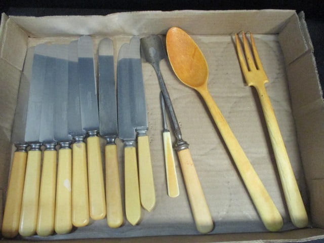 Vintage Celluloid Handle Knives, Salad Fork/Spoon Server, Cheese Scoop and Manicure Tool: .