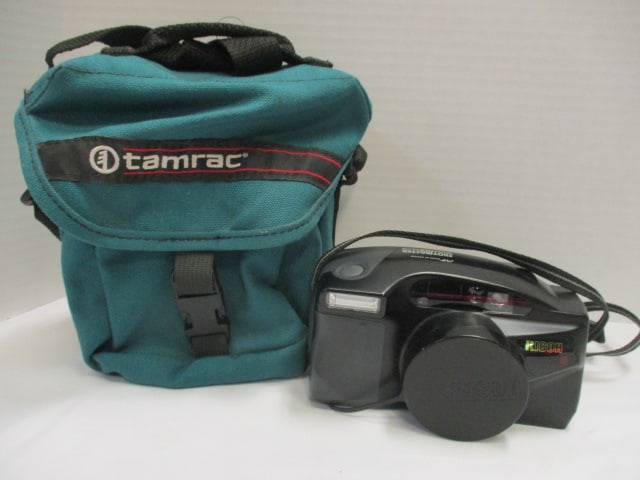 Ricoh Shotmaster Zoom 105 Plus 35mm Camera with Tamrac Carry Case: .