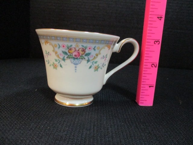 Eight Royal Doulton "Juliet" Bone China Tea Cups - 3