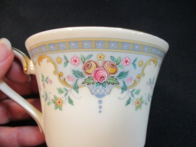 Eight Royal Doulton "Juliet" Bone China Tea Cups - 5
