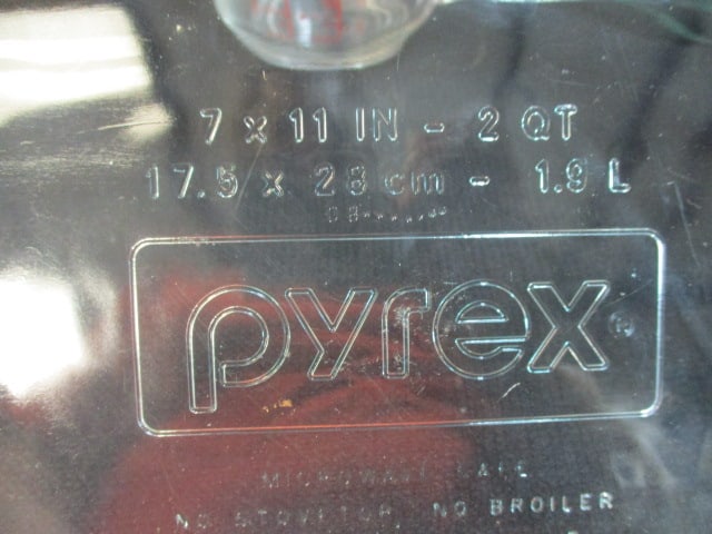 Pyrex Baking Dishes and Anchor Hocking 2 Cups Measuring Cup - 3