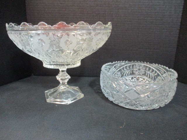 Crystal Footed Pedestal Centerpiece/Fruit Bowl and Round Bowl (1 of 10)