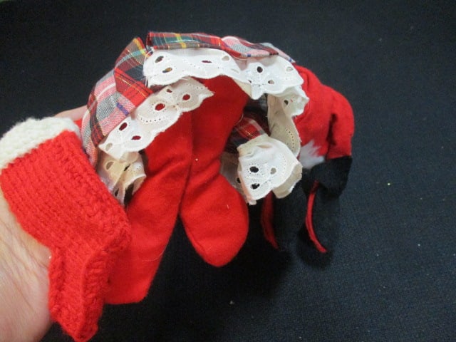 Two Vintage Annalee Santa and Mrs. Claus Dolls - 11