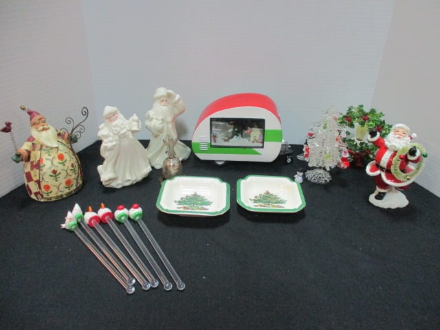 Santa Claus Figures, Wreath Night Light, Two Spode Christmas Tree Ashtrays,: Swizzle Sticks, Holiday Scene Animated Tableware(untested needs batteries) and Art Glass Christmas Tree with Ornaments