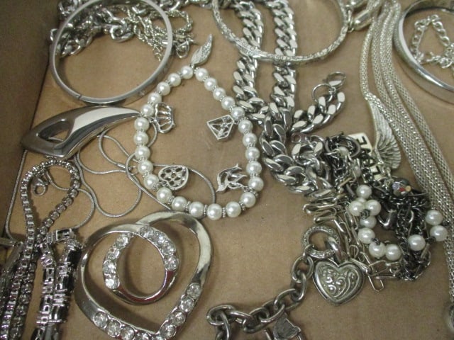 Silver Tone Fashionable Necklaces, Pendants and Bracelets - 3