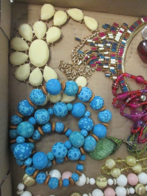 Colorful Beaded Fashion Necklaces - 3