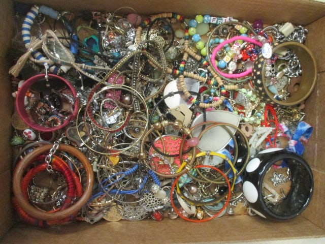 Large Grouping of Fashion Earrings Necklaces and Bracelets: See pictures and preview for selection
