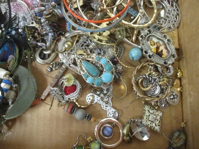 Large Grouping of Fashion Earrings Necklaces and Bracelets - 6