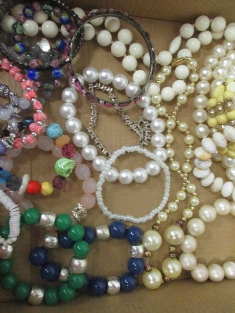 Fashion Beaded Bracelets and Faux Pearl Necklaces and Bracelets - 3