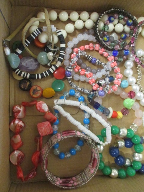 Fashion Beaded Bracelets and Faux Pearl Necklaces and Bracelets - 4