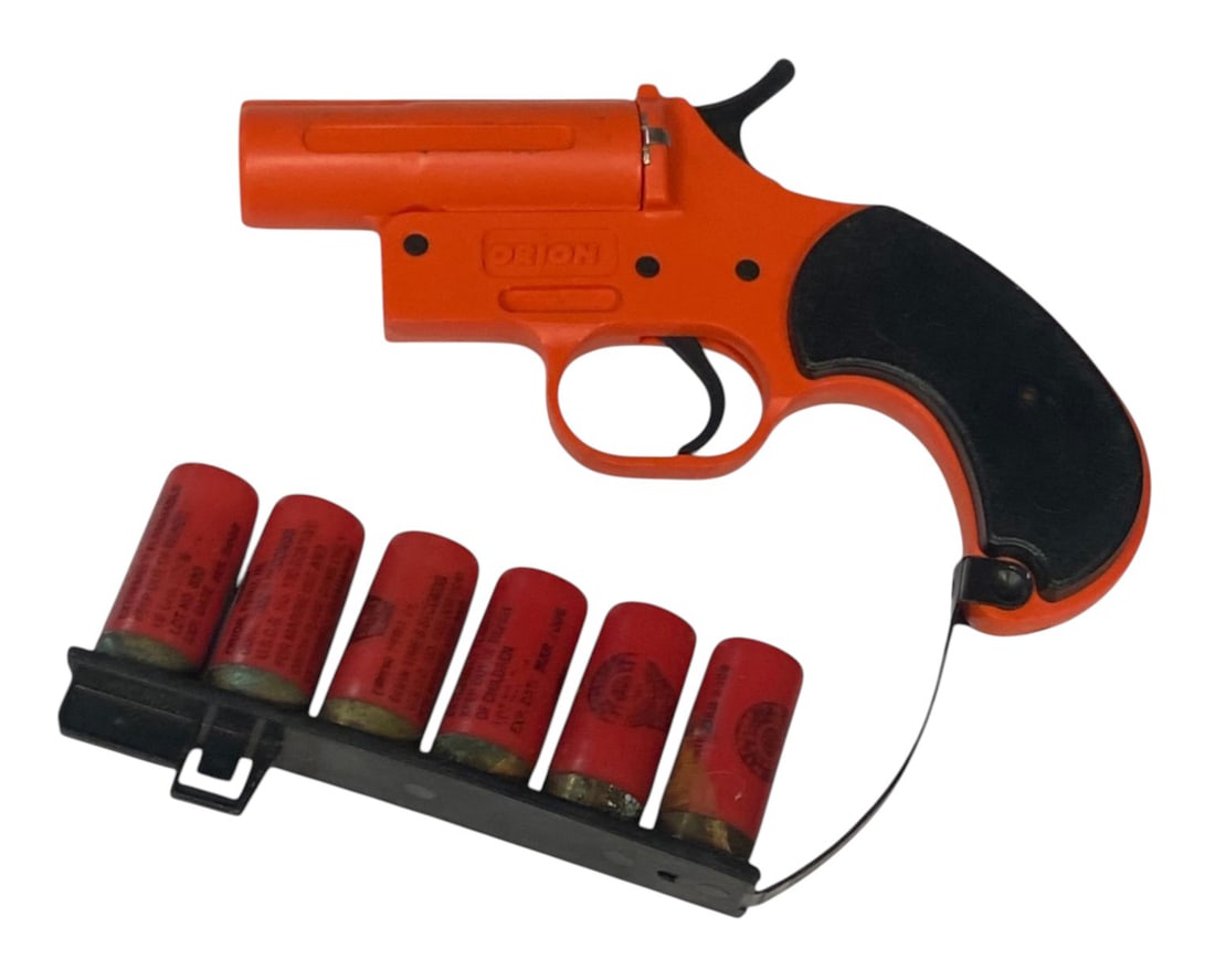 Vintage Orion Flare Gun with (6) Flare Cartridges: See Photo(s)