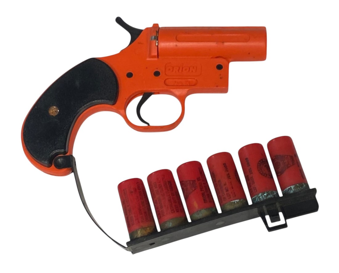 Vintage Orion Flare Gun with (6) Flare Cartridges - 2