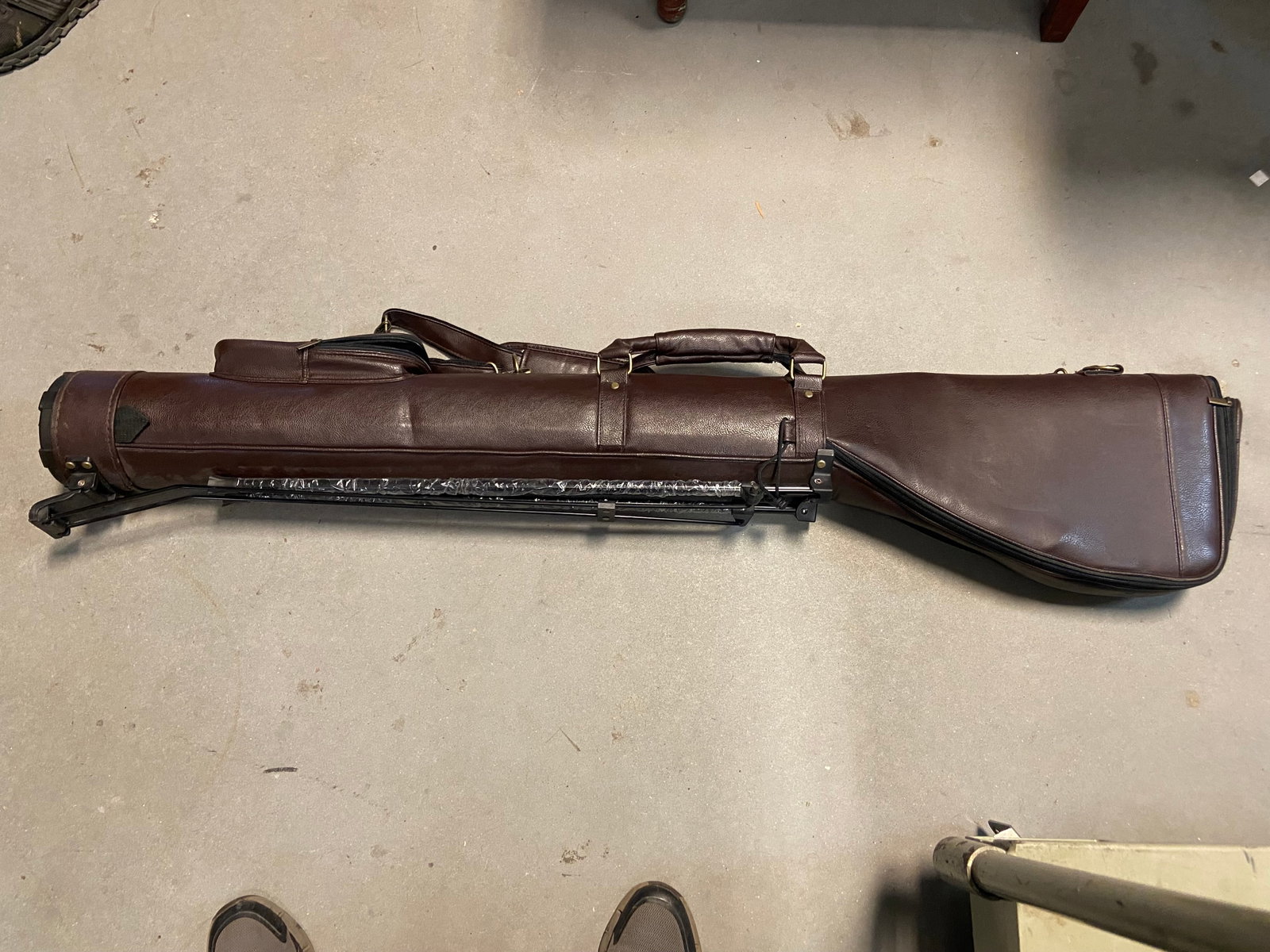 Hamilton Leather SlipStand Gun Case with Pop-Out Stand 50” - 2