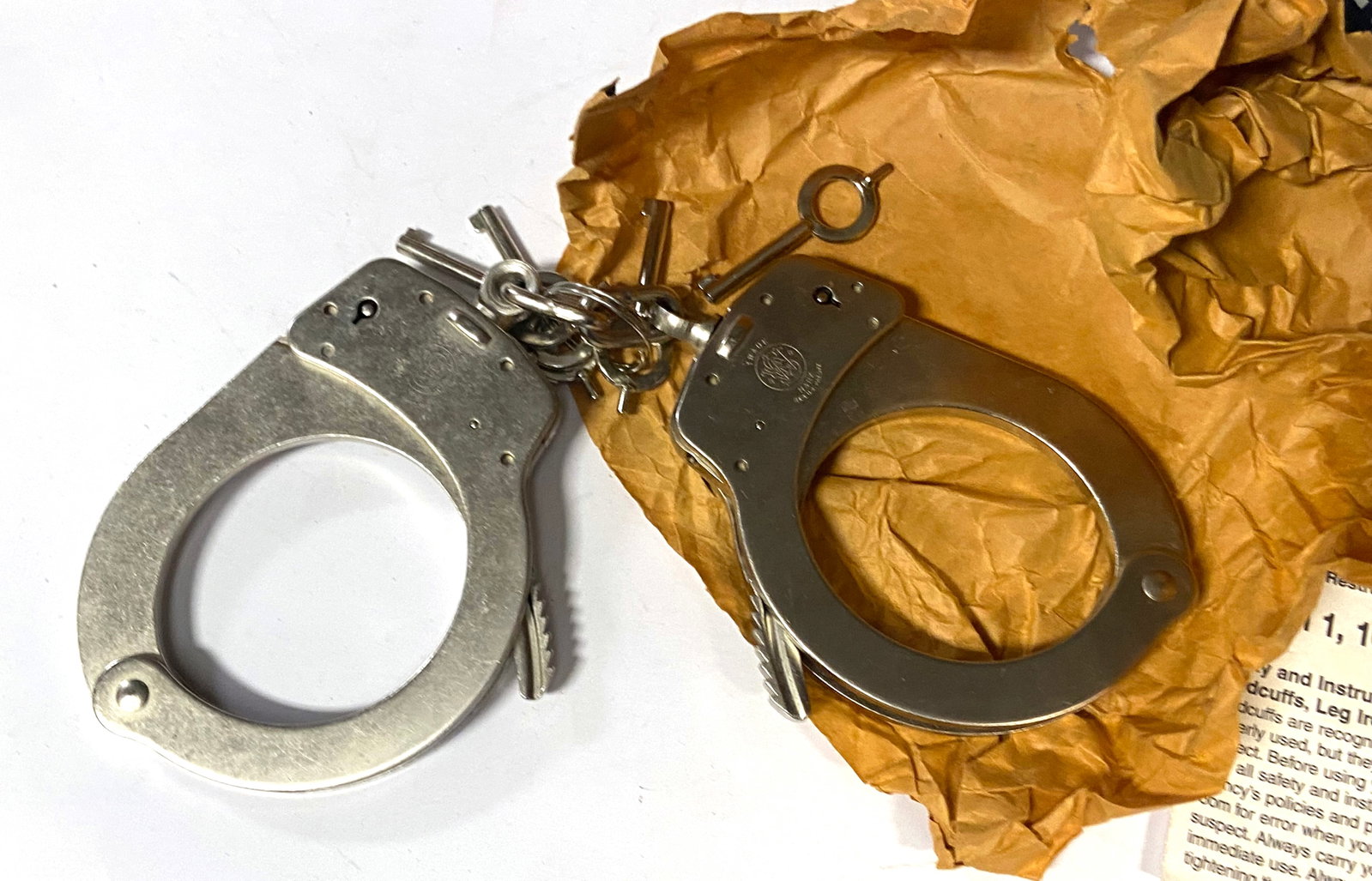 Vintage NOS Smith & Wesson Model 1 Nickel Handcuffs in Box with Keys - 6