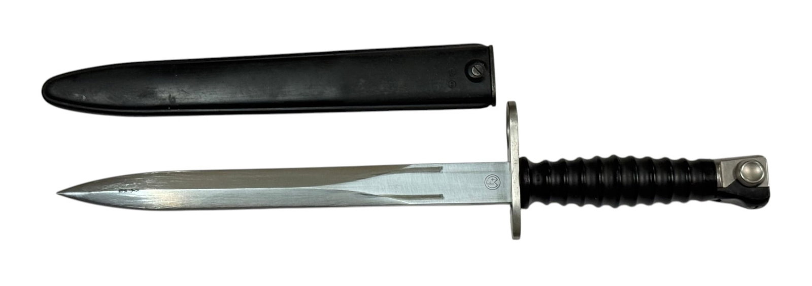 Swiss Military SIG M57 Bayonet with Scabbard by Wenger - 4