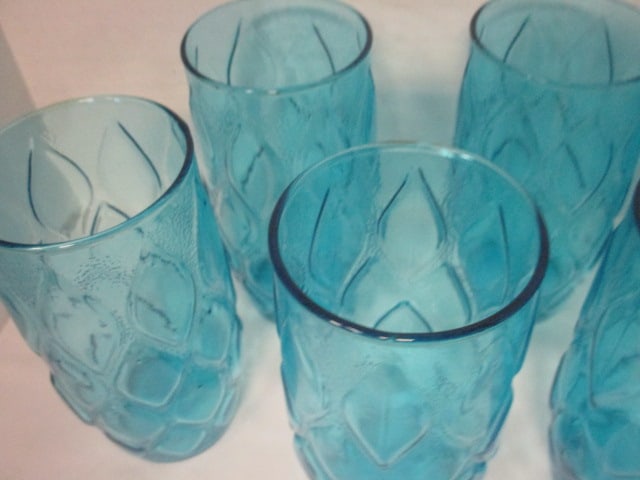 Mid Century Modern Set of 10 Anchor Hocking Madrid Blue Quilted Glasses - 4