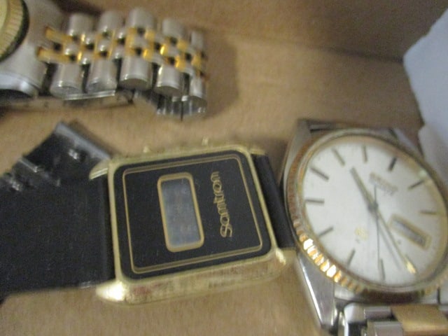 Lot of Vintage Men's Watches - Timex, Seiko, Orient VX, etc.. - 3
