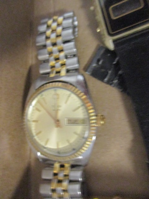 Lot of Vintage Men's Watches - Timex, Seiko, Orient VX, etc.. - 4