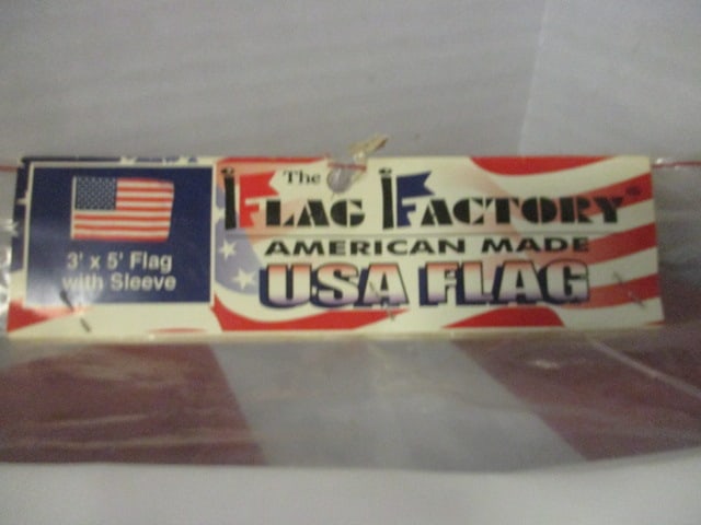 Annin Tough Tex Color Fast Cloth USA Flag in Box, Flag Factory 3' x 5' USA Flag - 2