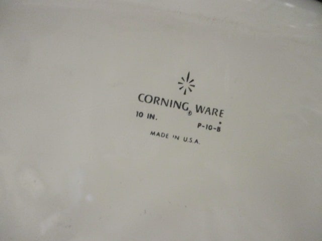 Vintage Corning Ware "Cornflower Blue" Casserole Dishes with Lid and Handle - 8