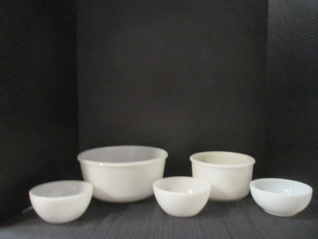 Lot of Vintage White Milk Glass Mixing Bowls: 5" to 9 1/4", see pictures and preview for selection and condition