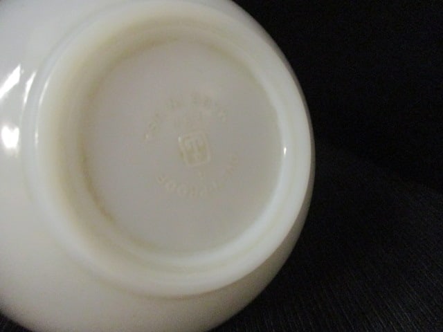 Lot of Vintage White Milk Glass Mixing Bowls - 8