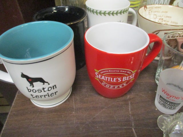 Table Lot - Glasses, Plates, Christmas, Cups, Mixing Bowl, Candles, Vases, etc. - 7