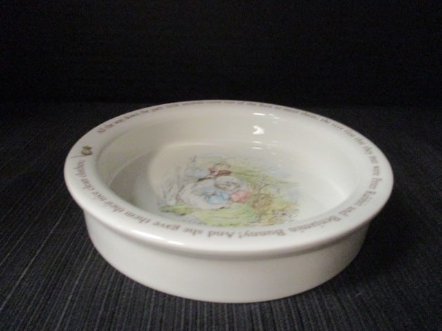 Wedgwood Beatrix Potter "Mrs. Tiggy-Winkle" Bowl: 6 3/4"