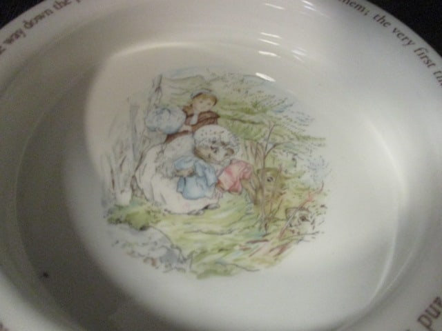 Wedgwood Beatrix Potter "Mrs. Tiggy-Winkle" Bowl - 2