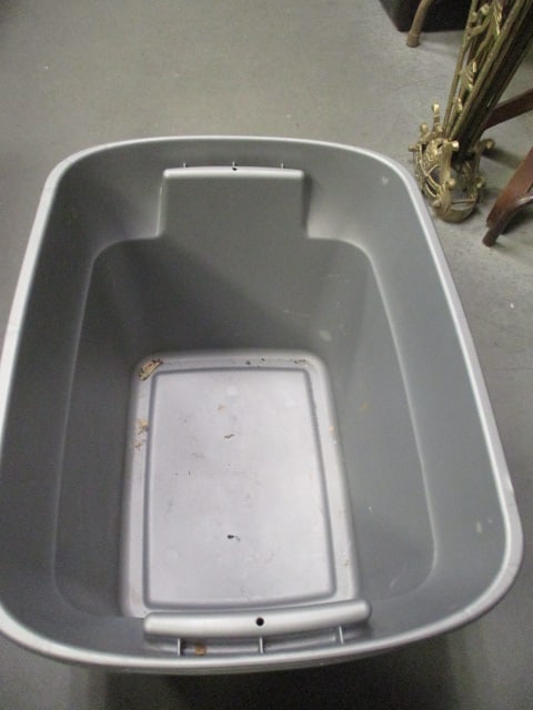 3 Sterlite Storage Containers with 2 Lids and Moving Blanket - 3