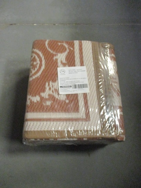 New Old Stock Nalone Indoor/Outdoor Poly Rug: 6' x 9'