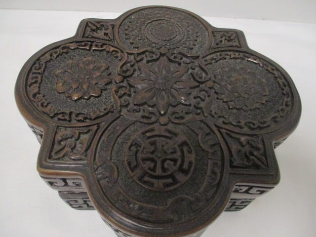 Vintage Chinoiserie Carved Cinnabar Style Trinket Box - 2