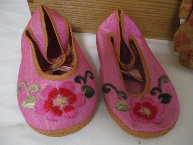 Vintage Asian Wood Box with 2 Dolls, Silk Baby Shoes, and Folding Paper Fan - 2