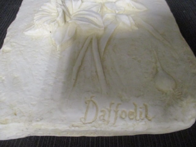 Hen-Feathers "Daffodil" Stoneware Wall Plaque - 3