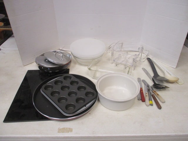 Kitchen Lot - Muffin Pans, Mixing Bowls, Utensils, Cutting Board, etc.: see pictures and preview for selection and condition