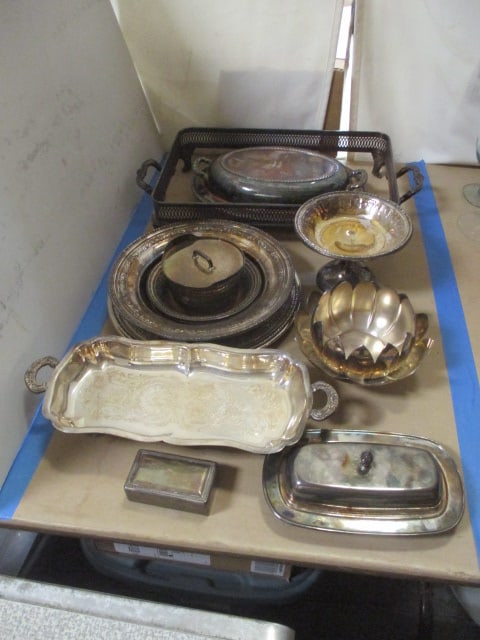 Silverplate Lot - Casserole Server, Butter Dish, Bowls, Trinket Box, etc.: see pictures and preview for selection and condition