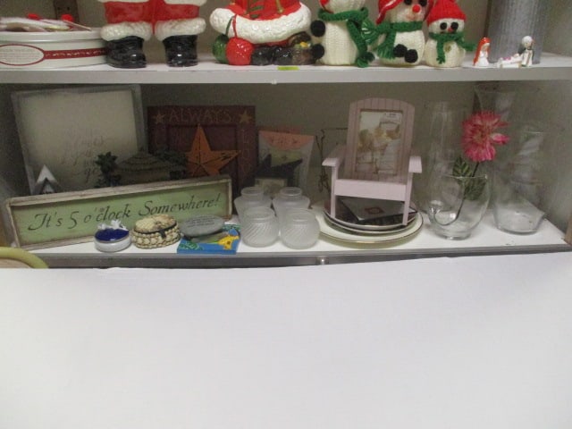 Shelf Lot - Vases, Picture Frames, Plates, Signs, Beach Decor, etc.: see pictures and preview for selection and condition, please bring boxes and packing supplies, Local Pickup Only