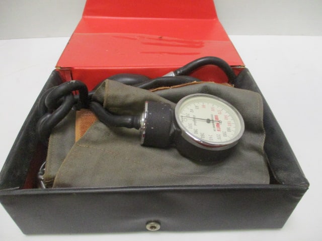 Vintage Barry Martin Stethoscope and Blood Pressure Cuff in Case - 6