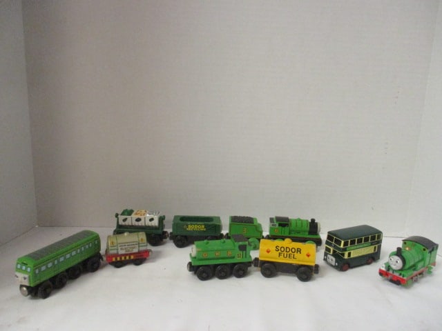 Collection of Vintage Thomas the Train Engine Wood Train Engines and Cars: see pictures and preview for selection and condition