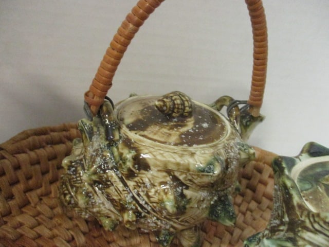 Mid Century Modern Conch Shell Teapot, Sugar & Creamer, and Salt & Pepper - 8
