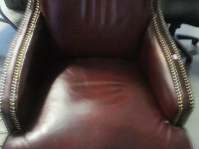 Traditional Executive Leather Upholstered Desk Chair - 3