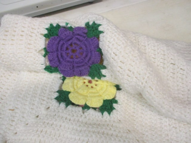 2 Vintage Handmade Afghan Blankets - 6