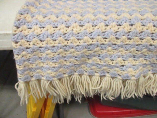 Vintage Blue and White Hand-Knitted Blanket with Fringe - 2