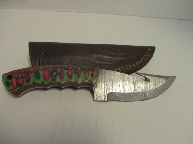 Fixed Damascus Steel Blade with Gut Hook: .