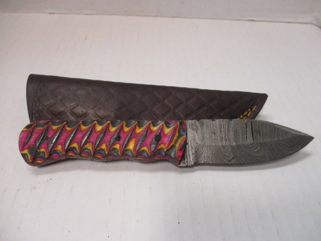 Damascus Steel Fixed Blade with Colorful Patterned Handle: .